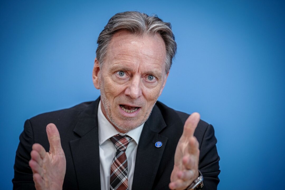 BKA-Präsident: Bedrohung aus dem linken Spektrum nimmt zu - "Das Ganze zusammengenommen ist eine Zuspitzung der Bedrohungslage aus dem linken Spektrum": BKA-Präsident Holger Münch.