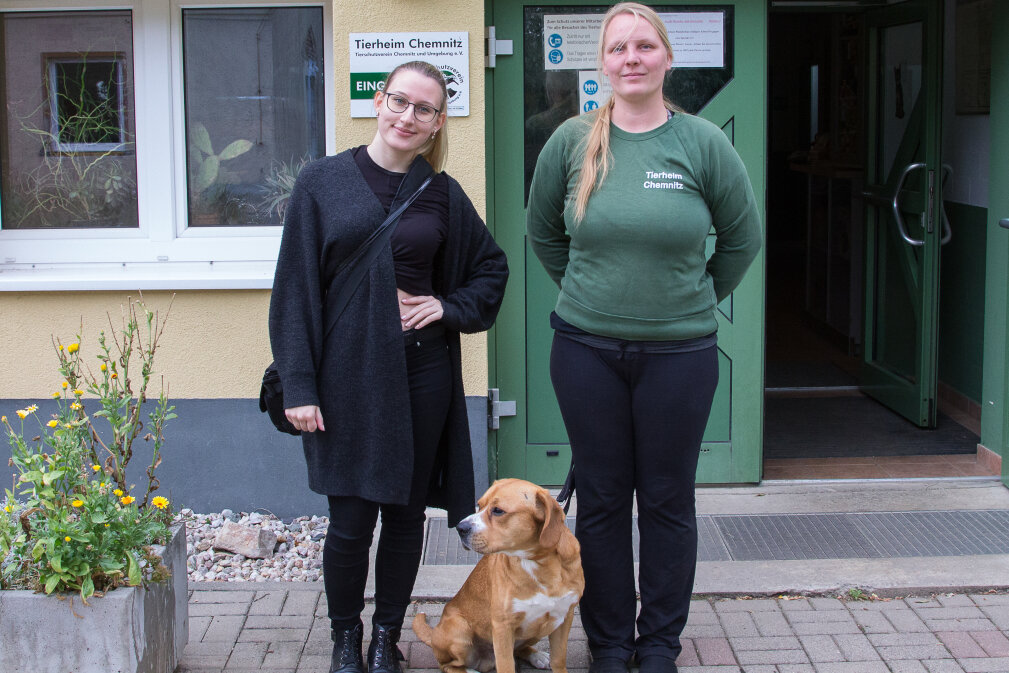 BLICK-Redakteurin Anika und Eva Warmschmidt vom Tierschutzverein Chemnitz.