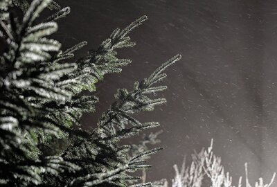 Blitzeis und glatte Straßen: Winter hält Einzug im Erzgebirge - Der Winter hat Einzug ins Erzgebirge gehalten. Foto: Bernd März