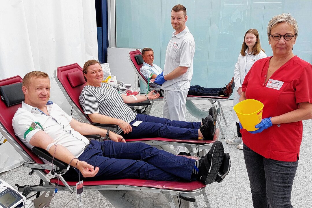 Blutspende-Challenge: 82 Spendewillige im Elster Park - Hier gibt's Bilder von der Blutspende-Challenge im Elster Park in Plauen. Foto: Karsten Repert