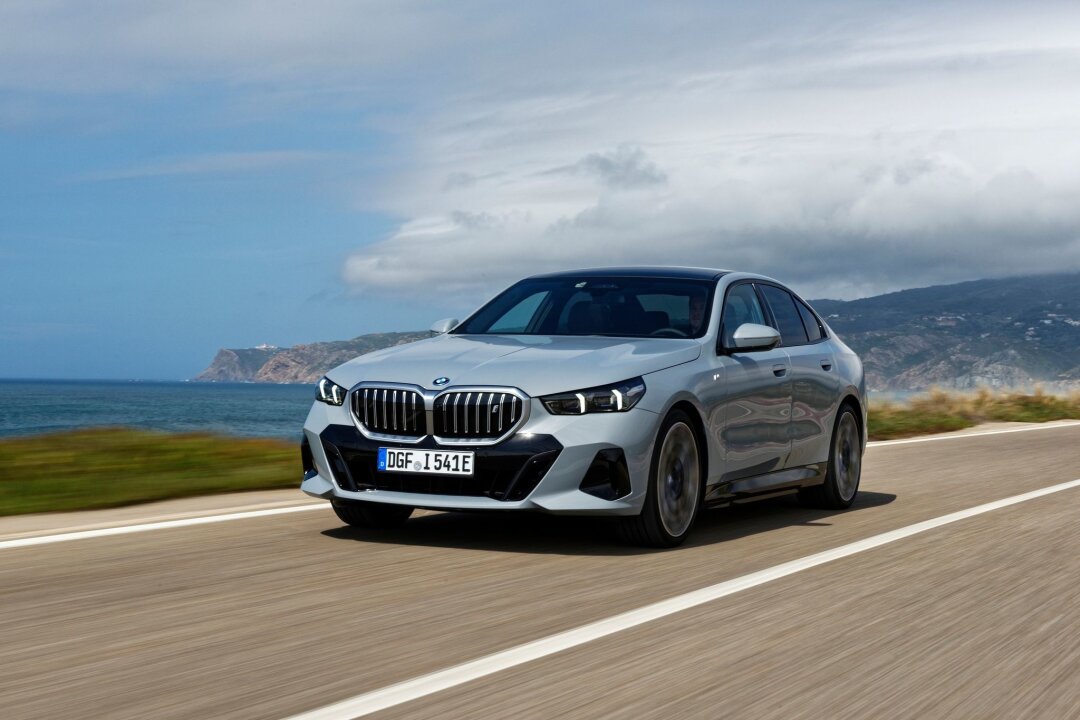BMW 5er: Kilometerfresser, Kurvenkünstler und Konsens - Verhältnismäßig zurückhaltender Auftritt: So lässt sich das Design des neuen BMW 5ers auch umschreiben.