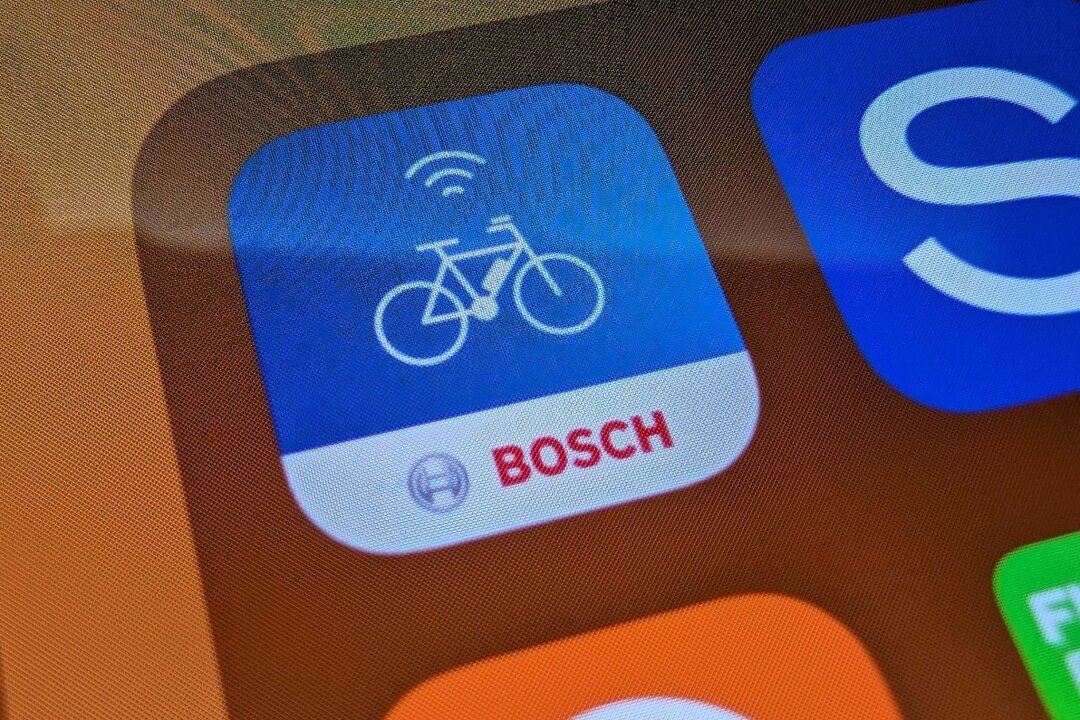 Bosch-E-Bikes: Kein Nutzungsverbot für Beamte - Bei dem Warnhinweis für Beamte und Mitarbeiter des öffentlichen Dienstes in Boschs "eBike Connect"-App soll es sich um ein Missverständnis handeln.