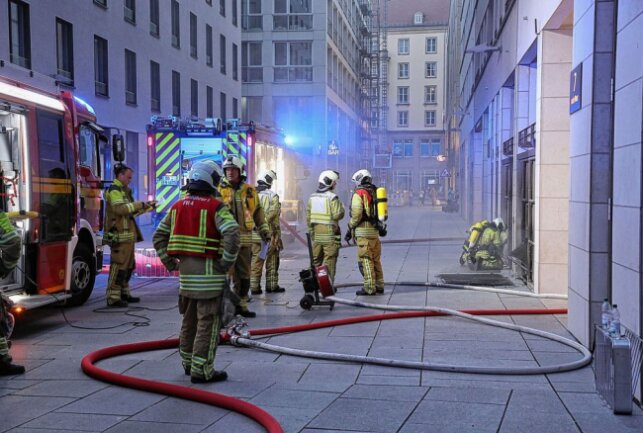 In der Dresdner Innenstadt brannte es. Foto: Roland Halkasch