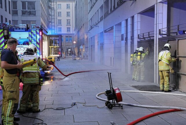 In der Dresdner Innenstadt brannte es. Foto: Roland Halkasch