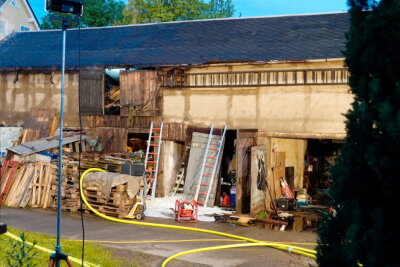 Brand in Frankenberg sorgt für Feuerwehrgroßeinsatz - 
