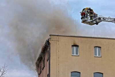 Brand in Industriegebäude in Meerane - Am Dienstag kam es in einem Industriegebäude in Meerane zu einem Brand. Foto: Andreas Kretschel