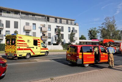 Brand in Pflegeheim: Feuerwehr rettet Hundertjährige - Am Mittwochfrüh musste die Feuerwehr zu einer Senioren Residenz ausrücken. Foto: Roland Halkasch