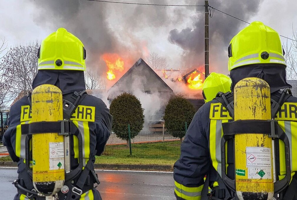 Brand in Rothenburg: Drei Verletzte - In Rothenburg ist es am Sonntagnachmittag zu einem Brand gekommen. Foto: xcitepress