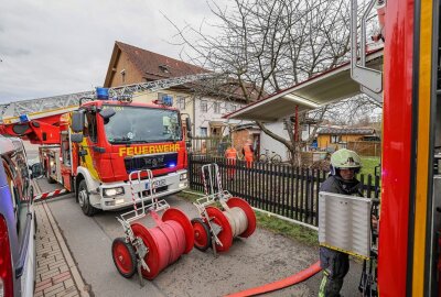 Brand in Zwickauer Mehrfamilienhaus - In einem Mehrfamilienhaus ist ein Brand ausgebrochen. Foto: Andreas Kretschel