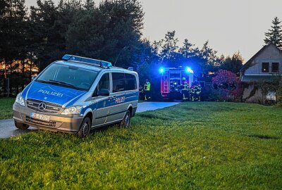 Brandserie in Sachsen geht weiter: Wer ist der Feuerteufel? - In Löbau brannte ein Holzstapel. Foto: LausitzNews.de/ Philipp Grohmann