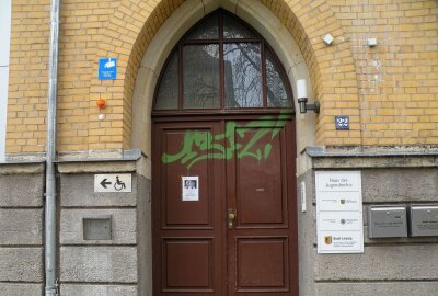 Brandstiftung am Haus des Jugendrechts in Leipzig - Allein in diesem Jahr wurde das Haus des Jugendrechts dreimal das Ziel von Sachbeschädigungen. 