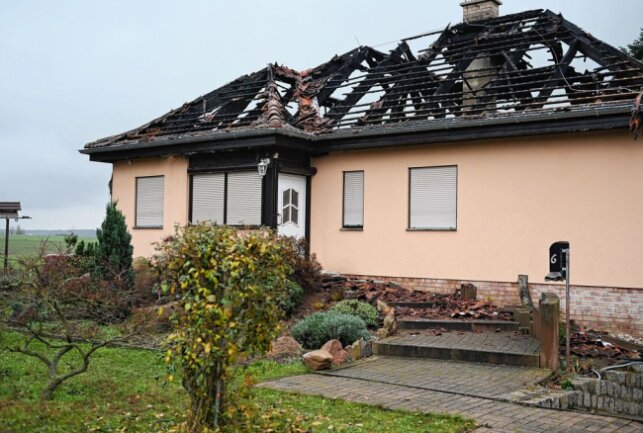 Brandstiftung in Störmthal: Feuerwehr sammelt nun Spenden - Feuerwehrmann wird zum Opfer von Brandstiftung. Foto: Anke Brod
