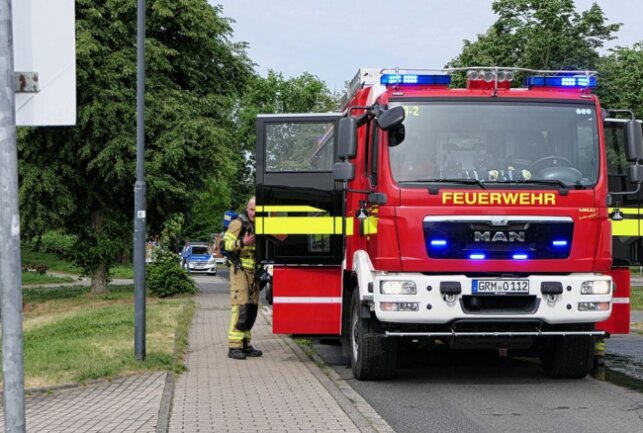 Heute Vormittag musste die Feuerwehr nach Grimma zu einem brennenden Balkon ausrücken. Foto: Sören Müller