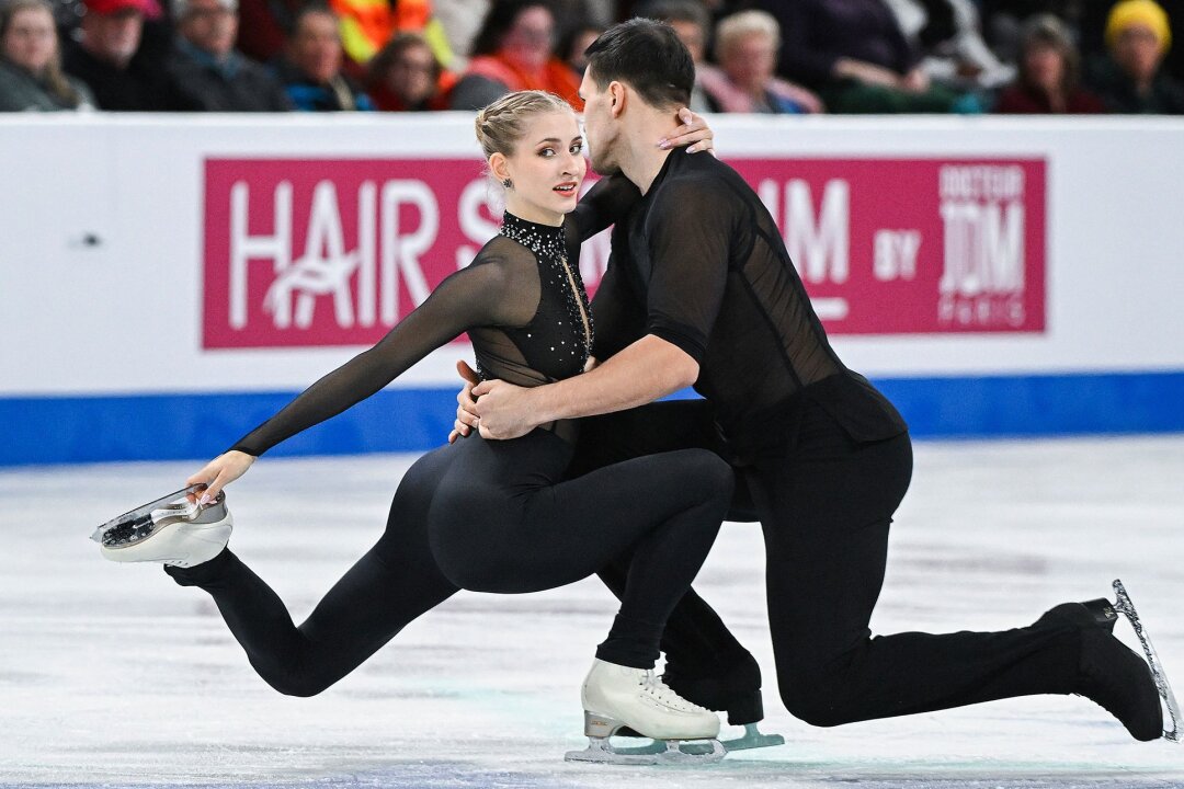 Bronze beim WM-Debüt für Eis-Paar Hase/Wolodin - Die Eiskunstläufer Minerva Fabienne Hase und Nikita Wolodin haben bei der WM in Montreal die Bronzemedaille gewonnen.