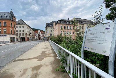 Brücken gehören prägend zum Stadtbild von Aue - Zu den beschilderten Brücken gehört unter anderem die König-Georg-Brücke, die auch als Schieckbrücke bekannt ist. Foto: Ralf Wendland