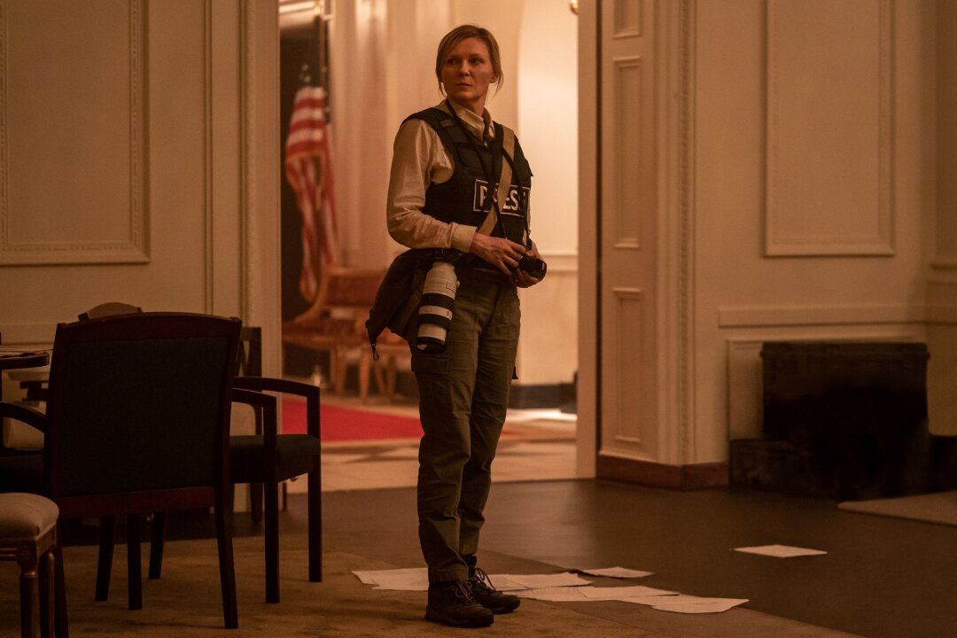 Brutal und realistisch: "Civil War" mit Kirsten Dunst - Kirsten Dunst in einer Szene des Films "Civil War".