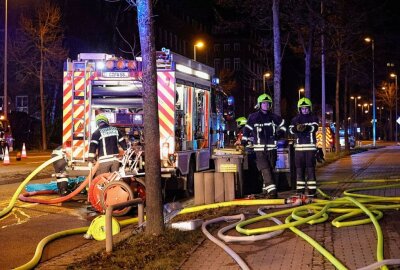 Bürogebäude einer Autovermietung in Chemnitz ausgebrannt - Bei einer Autovermietung in Chemnitz hat in der Nacht ein Bürogebäude gebrannt. Foto: Harry Härtel