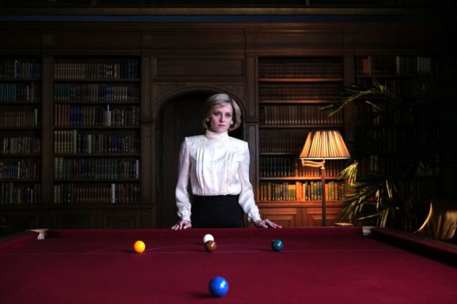 Die Weihnachtsfeiertage auf dem königlichen Landsitz Sandringham House werden für Diana (Kristen Stewart) zum Alptraum, also flüchtet sie sich in ihr altes Zuhause. In Wirklichkeit wäre das nicht möglich gewesen.