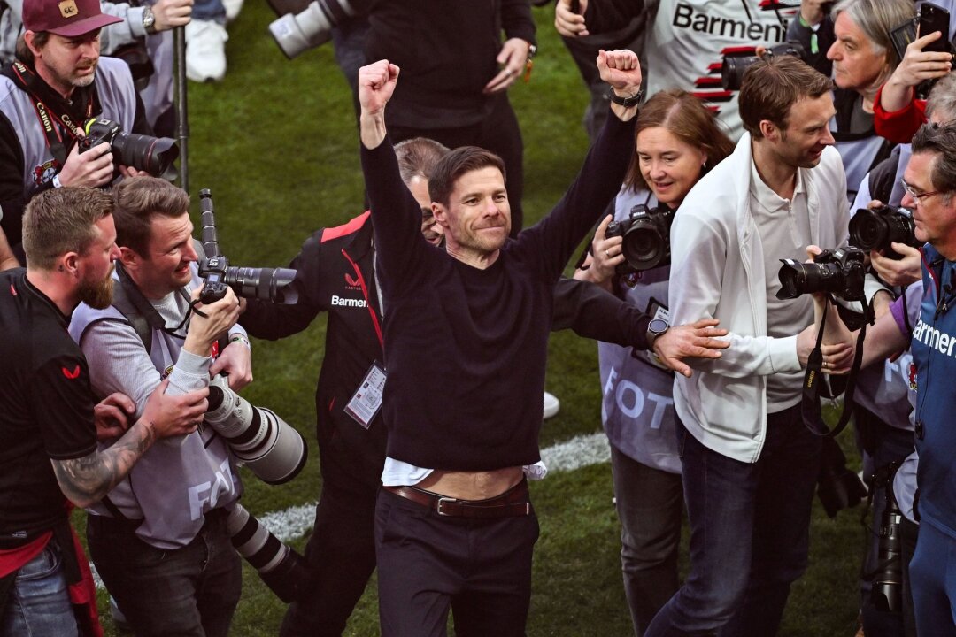 Bundesliga-Clubs gratulieren Bayer zum ersten Meistertitel - Der Leverkusener Meistermacher: Trainer Xabi Alonso.