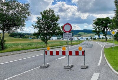 Bundesstraße 169 in Stützengrün voll gesperrt - Die Bundesstraße 169 in Stützengrün ist voll gesperrt. Foto: Ralf Wendland