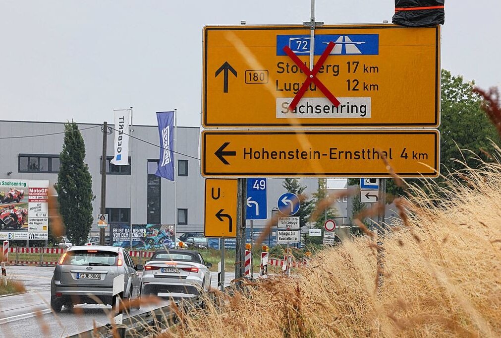 Bundesstraßen bei Hohenstein-Ernstthal und Waldenburg werden saniert - Bei Hohenstein-Ernstthal ist jetzt die B180 gesperrt. Foto: Andreas Kretschel