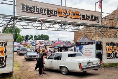 Bunt, laut, heiß: 5. Freiberger US Car Meeting - Fünftes US Car Meeting in Freiberg. (Foto: Andrea Funke)