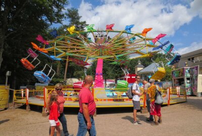 Buntes Restprogramm beim Limbach-Oberfrohnaer Stadtparkfest - Beim "Butterfly" sollte man Höhe und Tempo gut vertragen können. Foto: A.Büchner