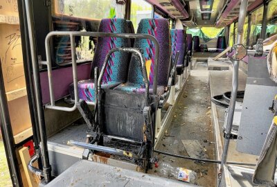 Bus fängt Feuer: Kinder verhindern größeren Brand - Am Donnerstag kam es gegen 14.35 Uhr zu einem Brand in einem Bus. Foto: Daniel Unger