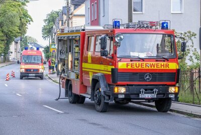 Busbrand in Lugau wieder unter Kontrolle - Busbrand in Lugau durch einen Motorschaden. Bildrechte: Andre März