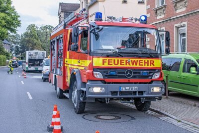 Busbrand in Lugau wieder unter Kontrolle - Busbrand in Lugau durch einen Motorschaden. Bildrechte: Andre März