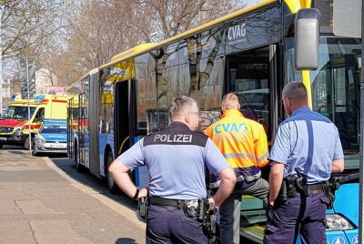 Busfahrer angegriffen - In Chemnitz wurde ein Busfahrer angegriffen. Foto: Harry Haertel
