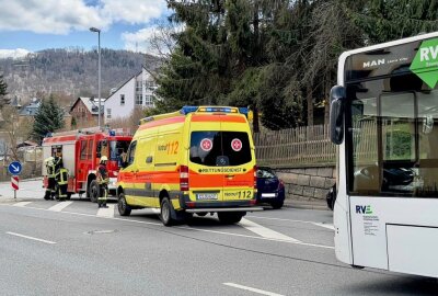 Busunfall in Aue: Zwei Verletzte - In Aue kam es zu einem Unfall. Foto: Daniel Unger