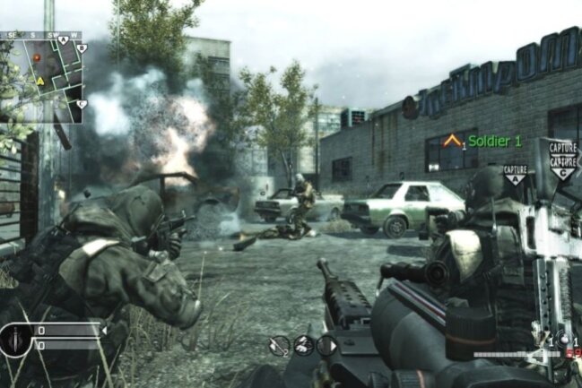 Nach Treyarch war erneut das Studio Infinity Ward am Zug. Mit "Call of Duty 4: Modern Warfare" begab sich die Serie erstmals auf eine Zeitreise in die Moderne. Statt des altbekannten Weltkriegsszenarios war der Kampf gegen den Terror der Gegenwart angesagt. Die Handlung spielte im Jahr 2011 - aus Sicht der damaligen Spieler also in der Zukunft, denn der Titel erschien im November 2007.