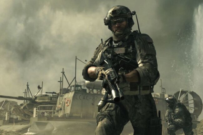 Für Ego-Shooter-Fans war bereits im November 2011 Weihnachten, denn da erschien "Call of Duty: Modern Warfare 3". Diesmal ging's um den fiktiven Dritten Weltkrieg. Wie zuvor schon bei "Black Ops" setzte Activision auch beim dritten Teil der modernen Kriegsführung auf DLCs als zusätzliche Einnahmequelle. Für großen Wirbel sorgte nicht nur das Spiel selbst, sondern auch ein vom Publisher selbst ins Leben gerufener E-Sports-Event namens "Call of Duty XP". Der Ansporn: ein Preisgeld von einer Million Dollar. Eine dreiviertel Milliarde Dollar Umsatz bereits fünf Tage nach Veröffentlichung - auch "Call of Duty: Modern Warfare 3" brach Rekorde.