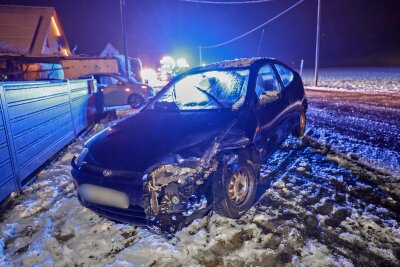Callenberg: Rettungseinsatz nach Unfall auf B180 - Auch das andere Auto wurde beschädigt. Foto: Andreas Kretschel