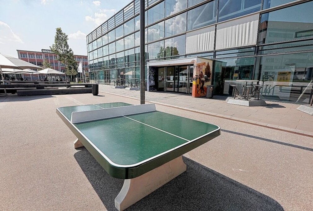 Campusplatz bietet spielerische Freizeitmöglichkeiten - Aufenthaltsqualität im Rahmen der Campusplatzgestaltung verbessert. Foto: Harry Härtel