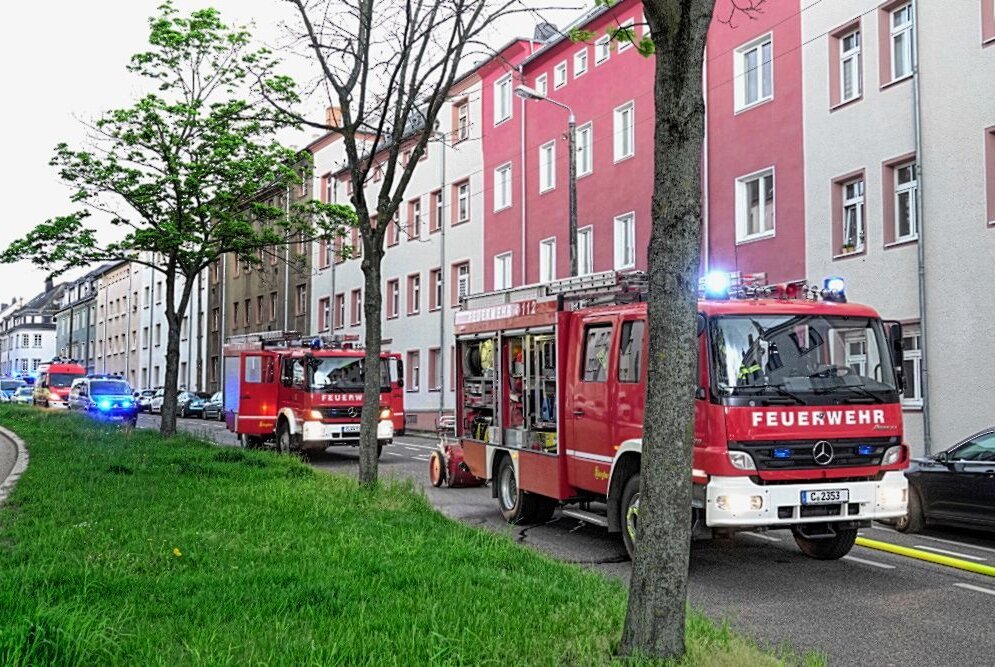 Cannabis-Aufzuchtzelt in Flammen: Wohnungsbrand in Frankenberger Straße. Foto: Harry Härtel
