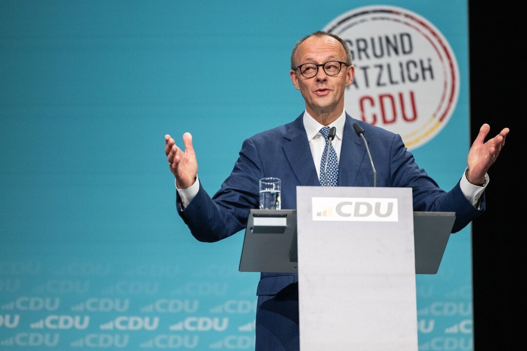 CDU-Wahlparteitag: Mehr als 2000 Anträge und offene K-Frage - Friedrich Merz möchte sich von den 1001 Delegierten zum ersten Mal im Amt bestätigen lassen.