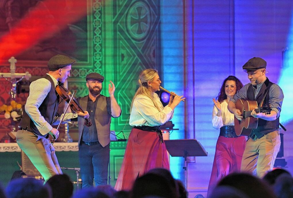Celtic Rhythms of Ireland heute in Wernesgrün - Celtic Rhythms of Ireland - hier zuletzt in Eibenstock - ist heute in Wernesgrün zu erleben. Foto: Ramona Schwabe