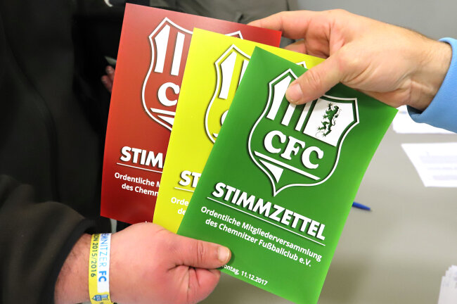 CFC: Heute ist der Tag der Entscheidung! - Im Dezember 2017 fand die Mitgliederversammlung des Chemnitzer FC in der Messe Arena statt.