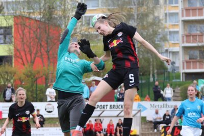CFC: Juniorinnen siegen klar - Frauen verlieren knapp! - Gegen die zweite Mannschaft von RasenBallsport Leipzig unterlagen die Himmelblauen mit 0:2. Foto: Marcus Hengst