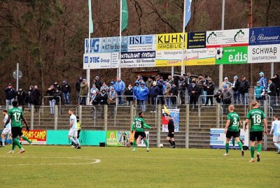 CFC löst Pflichtaufgabe in Fürstenwalde! - 60 CFC-Fans fanden sich im Gästeblock der "Bonava-Arena" ein. Foto: Dominic Falke / PB: Marcus Hengst
