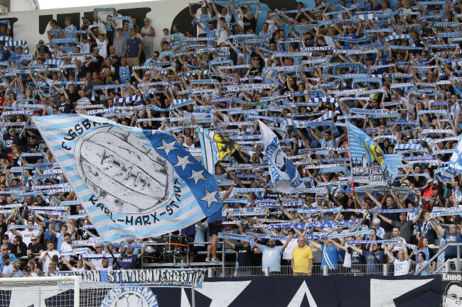CFC mit Remis bei Drittliga-Rückkehr - Die Fans des CFC feiern ihren Verein. 