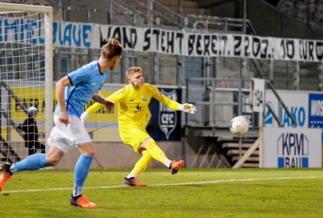 CFC muss weitere Niederlage einstecken - CFC vs VSG Altglienicke - Jakub Jakubov in Action. Foto: Harry Härtel