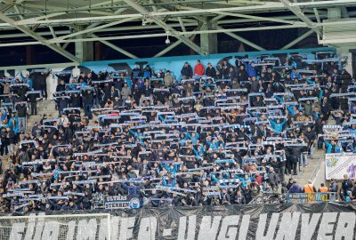 CFC startet mit Heimsieg ins neue Punktspieljahr - CFC vs FC Hansa Rostock II: CFC-Fans in der Südkurve. Foto: Harry Härtel
