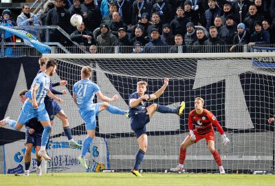 CFC startet mit Heimsieg ins neue Punktspieljahr - CFC vs FC Hansa Rostock II: Gefahr vor dem Rostocker Tor. Foto: Harry Härtel