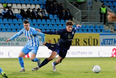 CFC startet mit Heimsieg ins neue Punktspieljahr - CFC vs FC Hansa Rostock II: Links Leon Damer. Foto: Harry Härtel