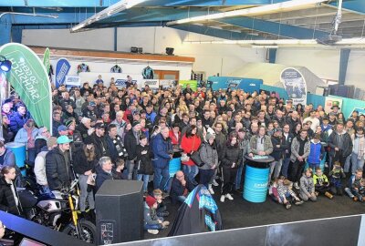 CFMOTO Racing PrüstelGP ist für Moto3-WM gerüstet - Die Halle war wieder prall gefüllt. Foto: Thorsten Horn