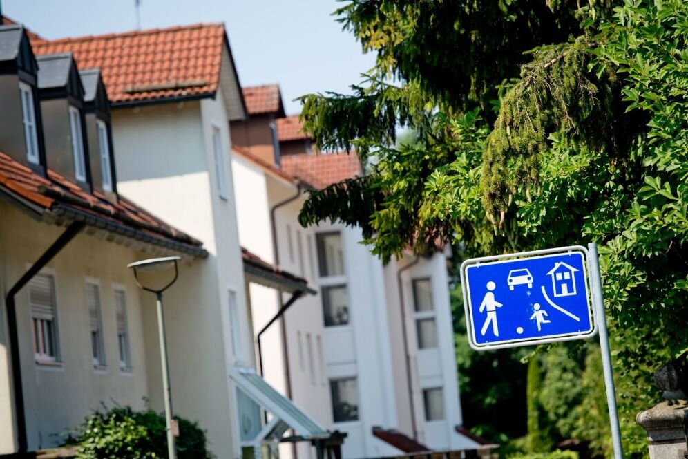 Check24: Neueste Häuser in Bayern, Hamburg und Brandenburg - Beim Alter der Wohngebäude gibt es einer Daten-Auswertung durch Check24 zufolge große regionale Unterschiede. Den modernsten Gebäudebestand gibt es demnach mit dem Durchschnittsbaujahr 1996 in Bayern.