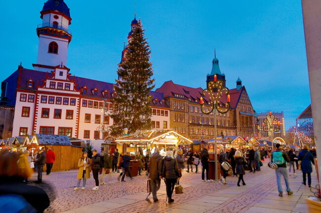 Chemnitz im Weihnachtsglanz: Endlich wieder Weihnachtsmarkt! - Weihnachtsmarkt in Chemnitz 2022. Foto: Harry Härtel